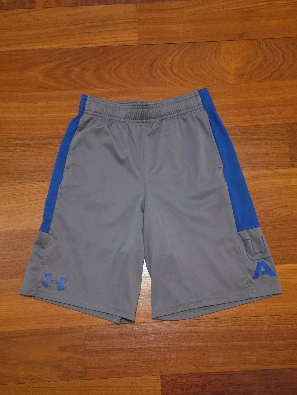 Under Armour Boys Gray and Blue Athletic Shorts, Size M